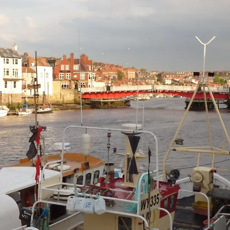 Premier, Transit & Lady Hilda Engine Shed 惠特比