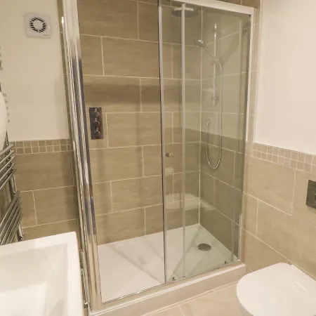 Premier, Transit & Lady Hilda Engine Shed Ferienhaus Whitby