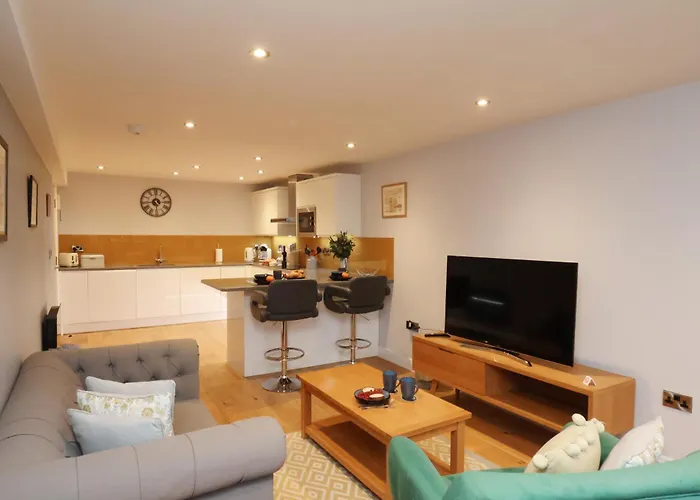 Premier, Transit & Lady Hilda Engine Shed * 惠特比