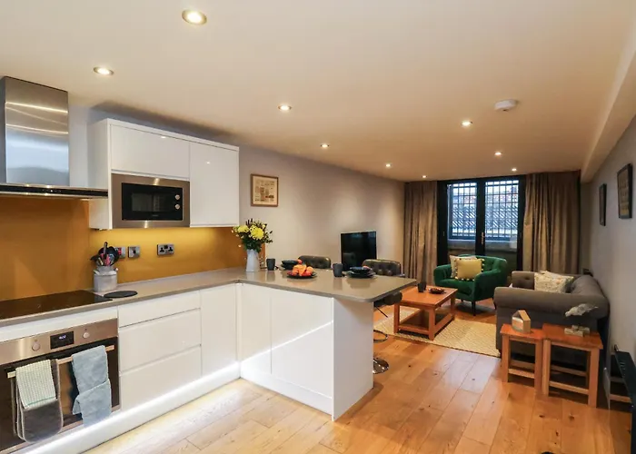 Premier, Transit & Lady Hilda Engine Shed * 惠特比