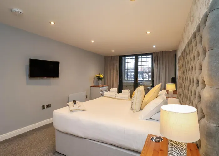 Premier, Transit & Lady Hilda Engine Shed 惠特比