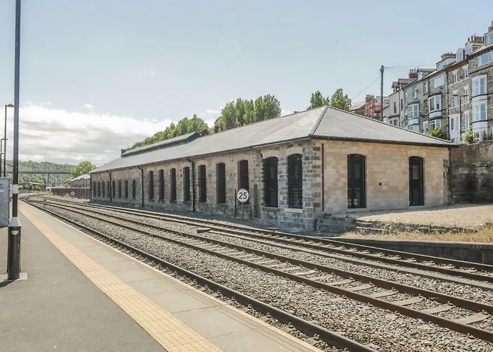 度假居 Premier, Transit & Lady Hilda Engine Shed *